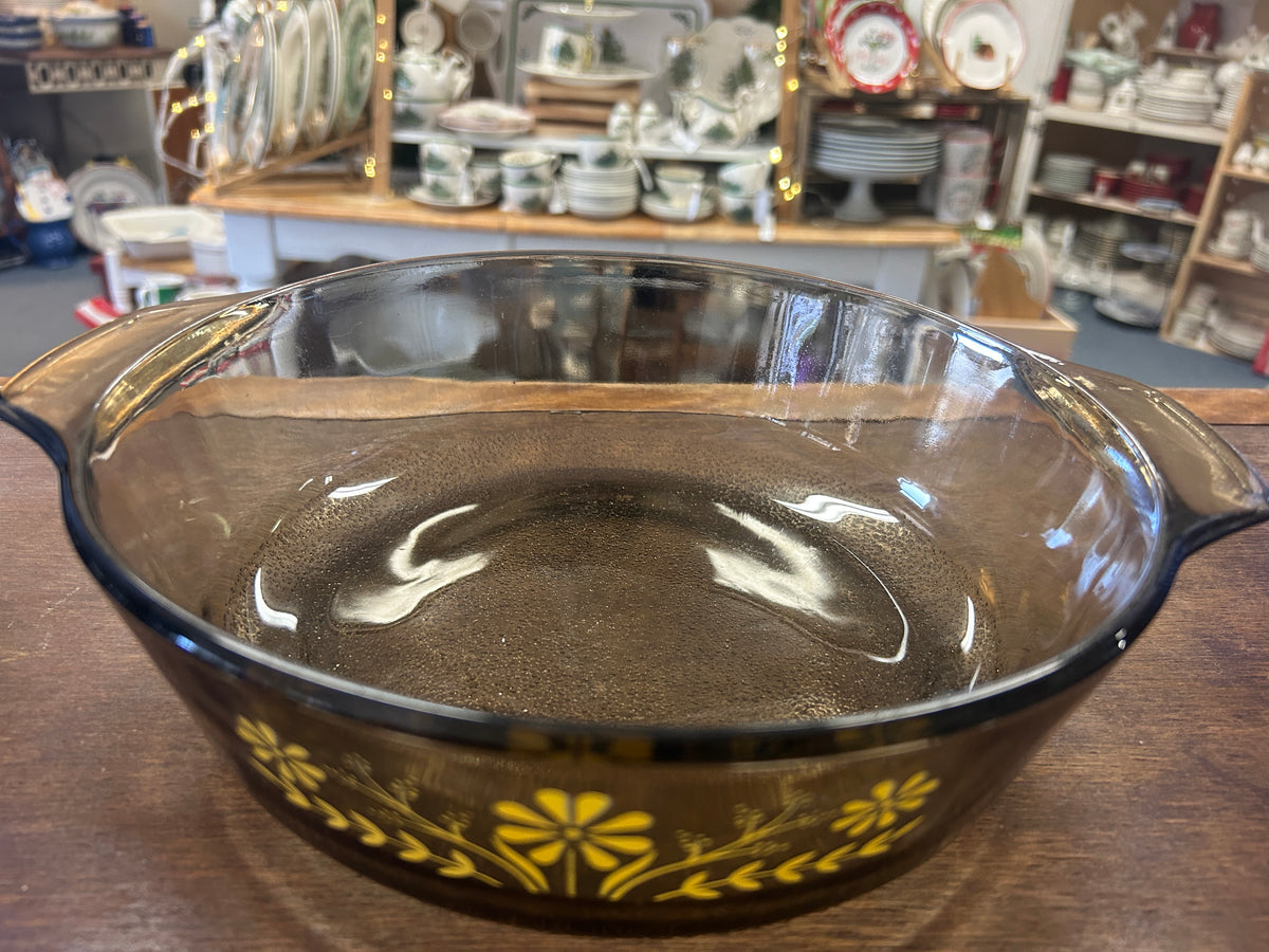 Amber Glasbake Yellow Daisy Smoked Casserole, 9 1/4"