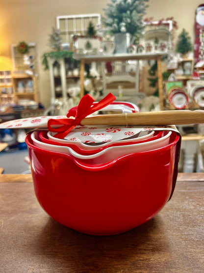 Red & White NEW 4 Bowls & Peppermint Spatula Set, 10 1/2"