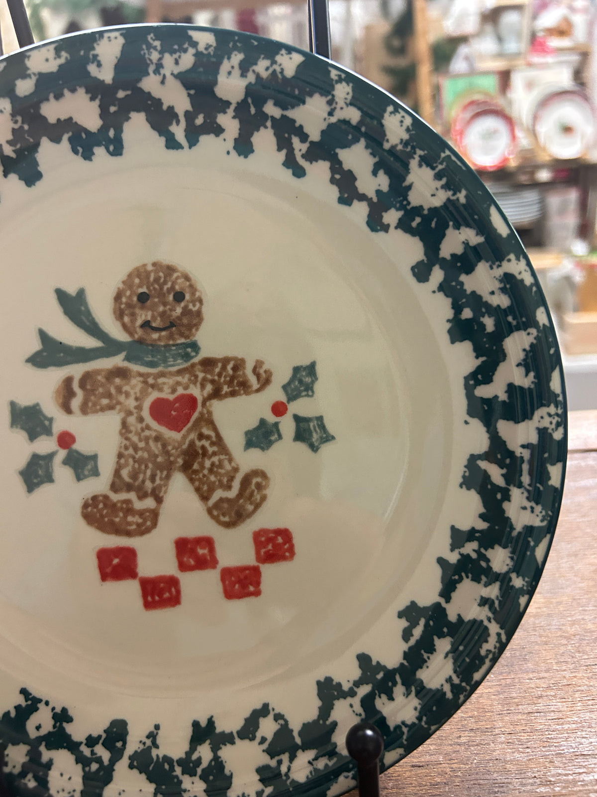 Red Green White Tienshan Folk Art Gingerbread Plate, 7 3/4"