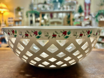 Red Green White Pfaltzgraff Winterberry Lattice Bowl, 10"