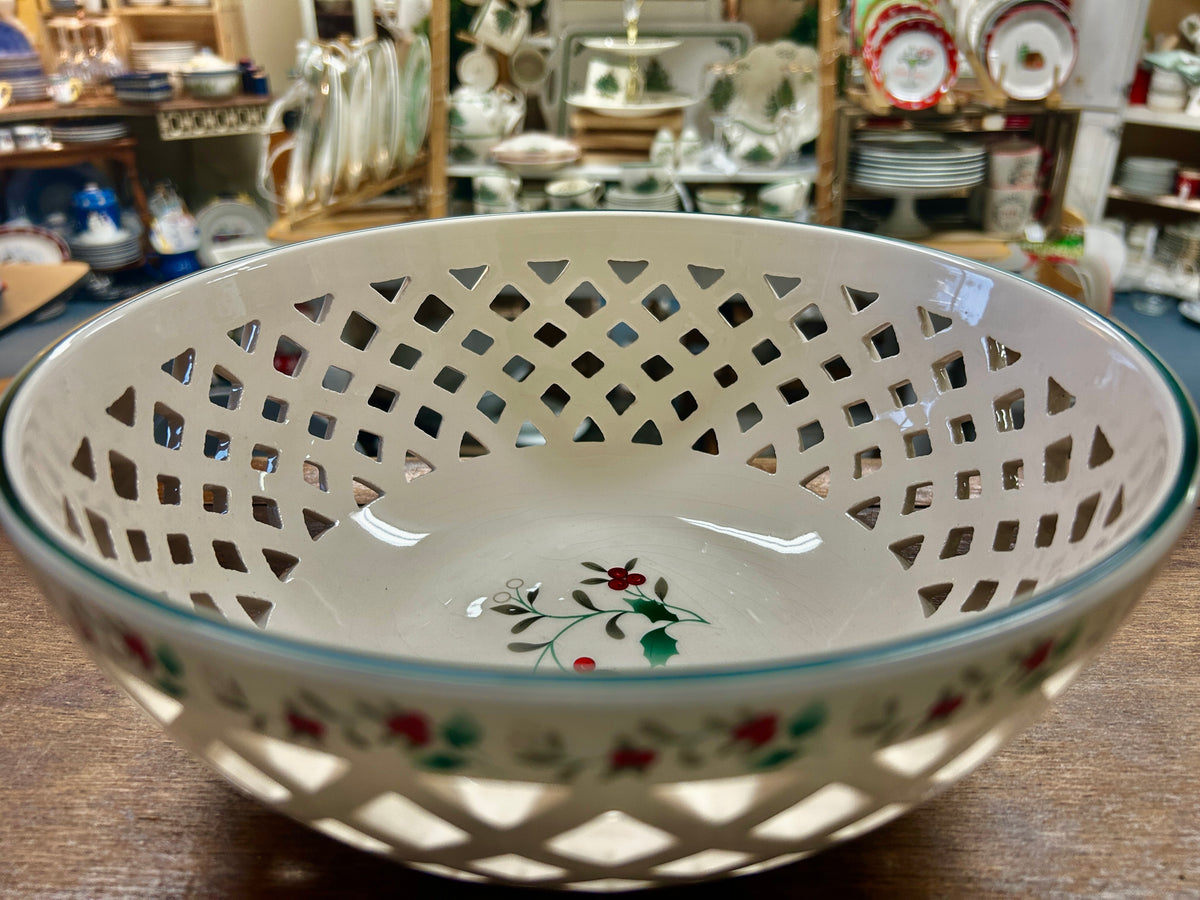 Red Green White Pfaltzgraff Winterberry Lattice Bowl, 10"