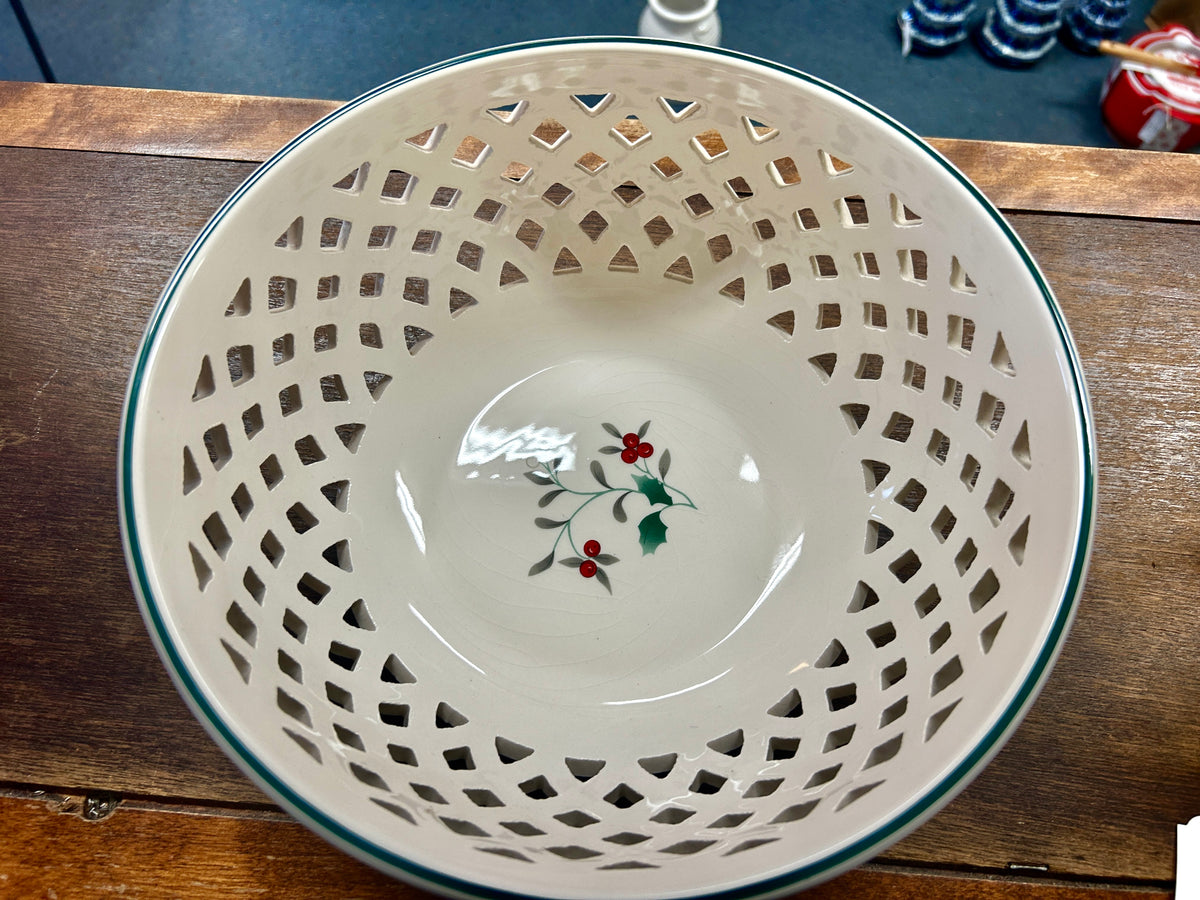 Red Green White Pfaltzgraff Winterberry Lattice Bowl, 10"