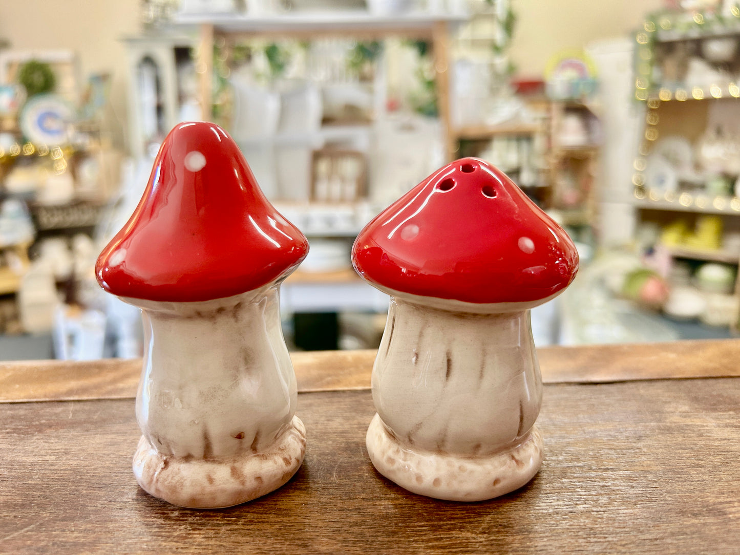 Red & white  Mushroom Salt & Pepper, 3 3/4"