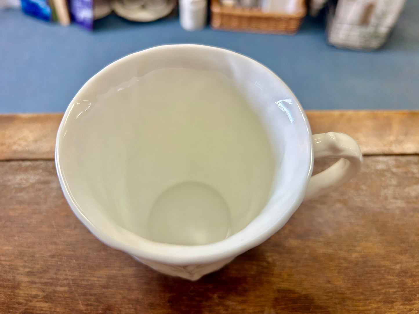 Coalport China White Cabbage Mug England, 3 3/4"