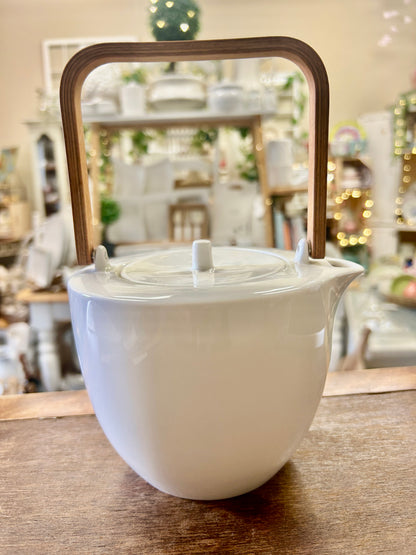 White Villeroy & Boch City Life Tea Pot Luxembourg, 4 1/2"