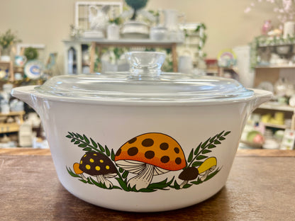 Multicolor Corningware Mushroom 4 QT w/Lid, 4 QT