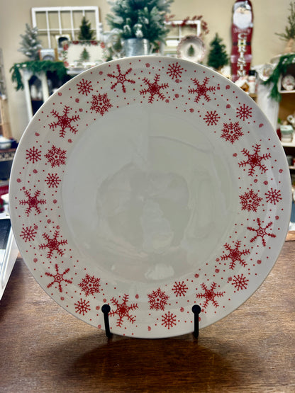 White round snowflake plate with red designs, 10.5-inch serving dish