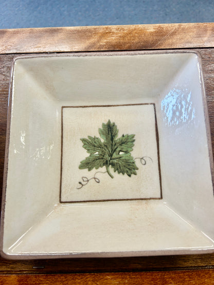 Green & Cream Williams Sonoma Leaf Square Bowl Italy, 8"