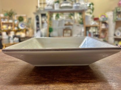 Green & Cream Williams Sonoma Leaf Square Bowl Italy, 8"
