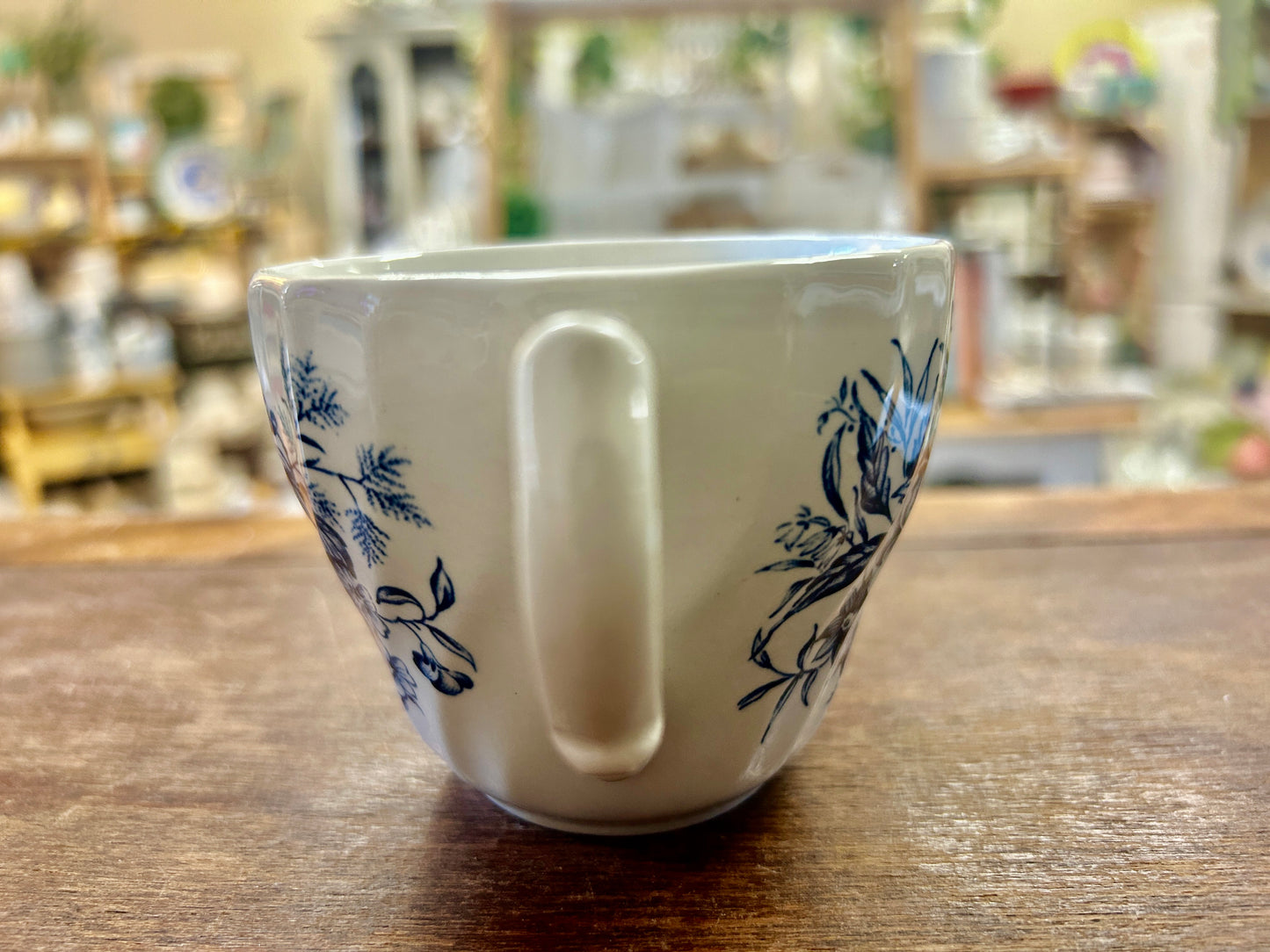 Blue & White British Anchor Beacon Hill Cup England, 3"