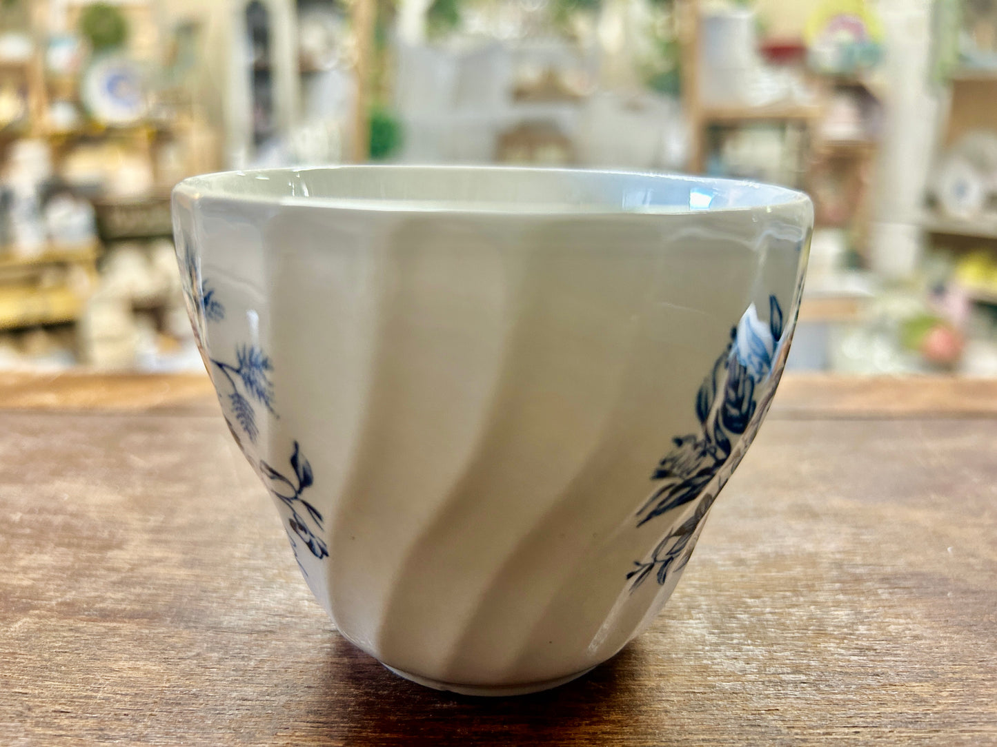 Blue & White British Anchor Beacon Hill Cup England, 3"