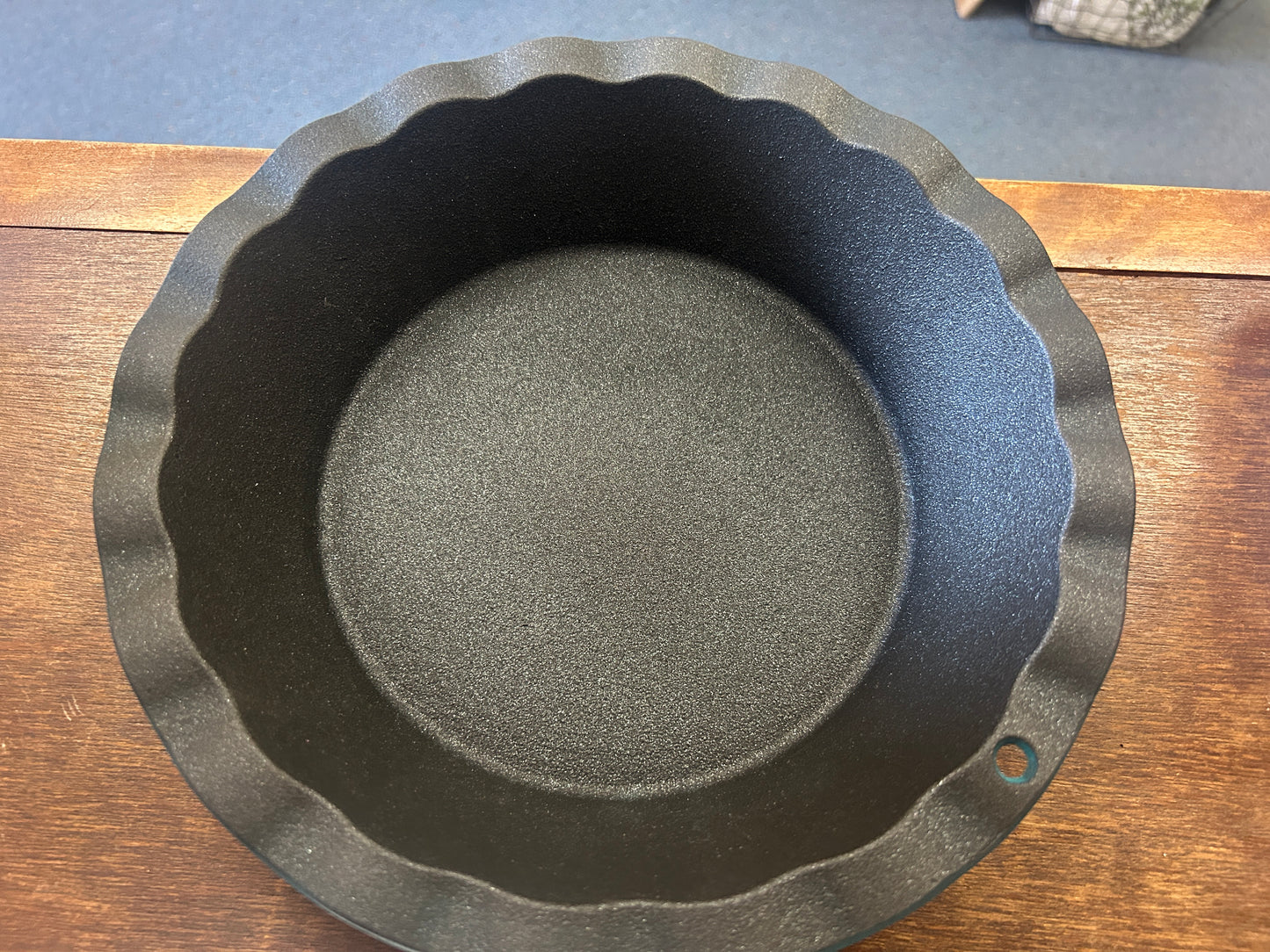 Blue Kitchen HQ NEW Cast Iron Pie Plate, 9"