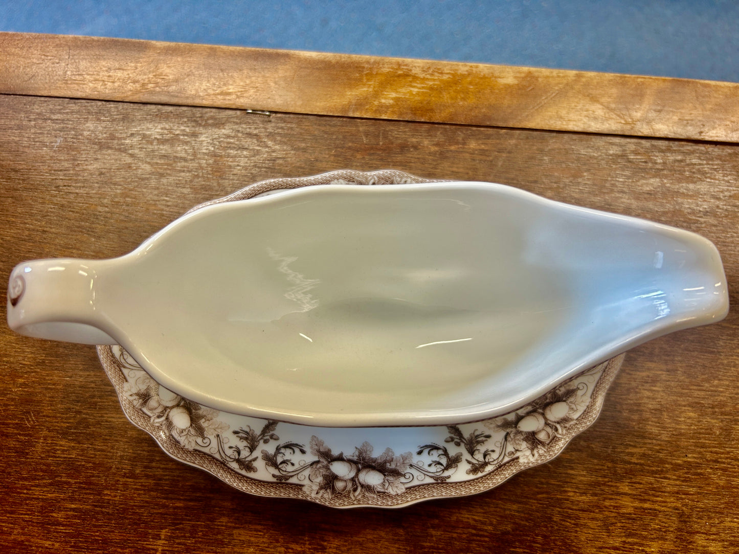 Brown & White Williams Sonoma Acorn Gravy Boat & Tray, 8 3/4"