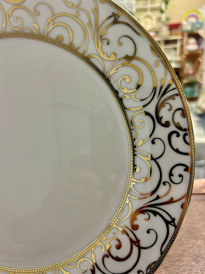 Gold & White Ciroa Luxe Gold Dinner Plate, 10 1/2"