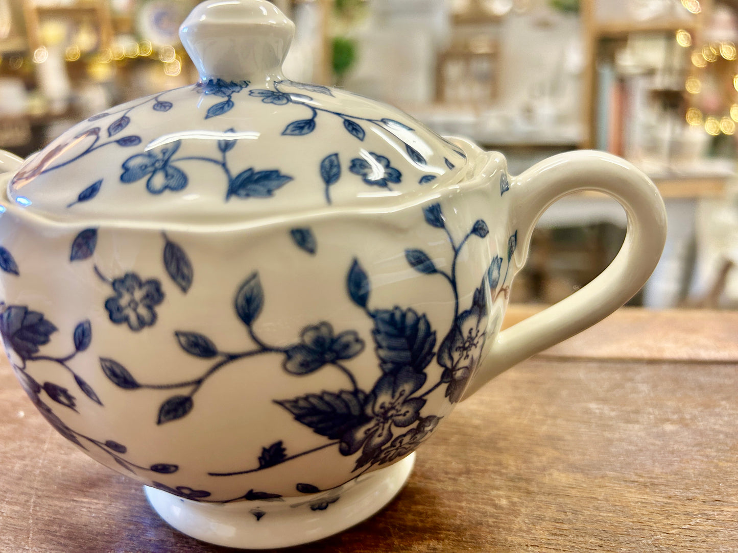 WH Grindley & Co RARE Vtg Blue Bouquet Sugar Bowl, 6 3/4"