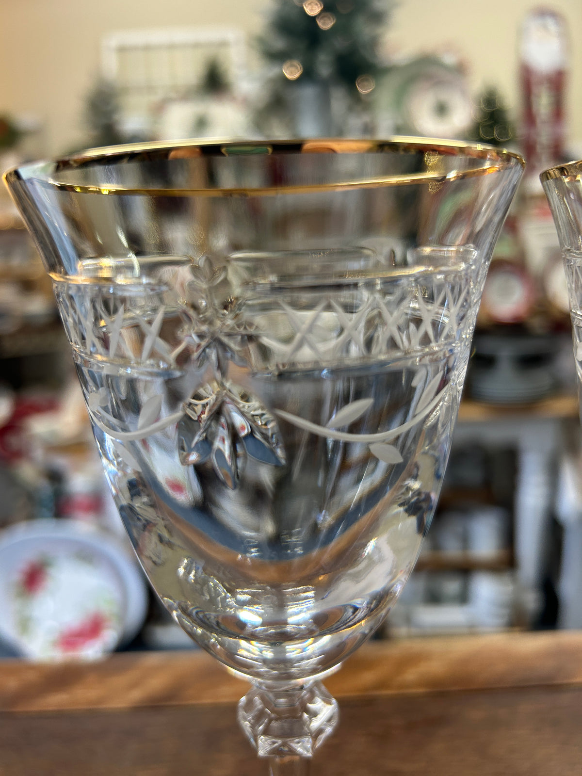 Royal Doulton crystal wine glass with gold rim and etched diamond pattern