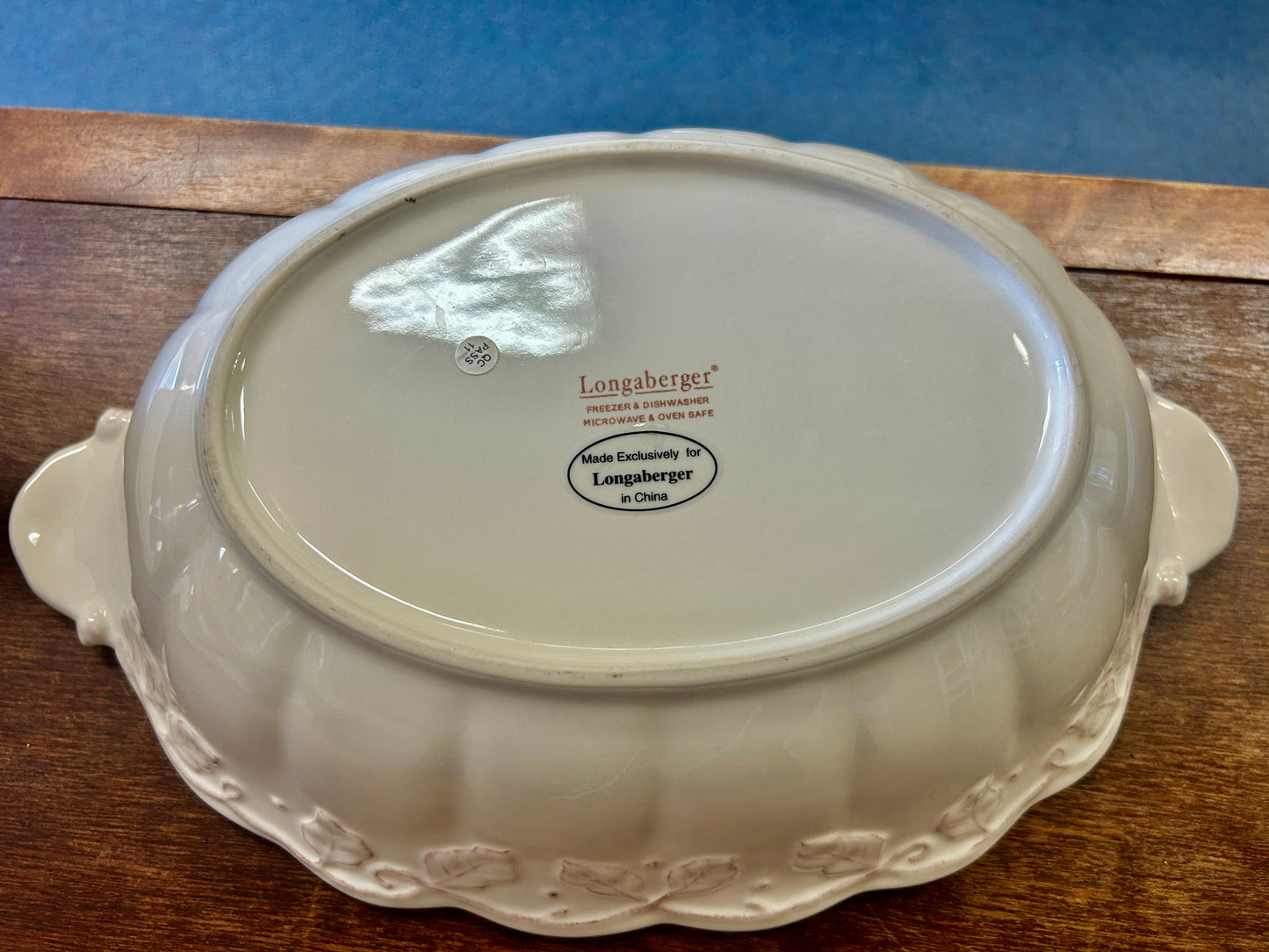 Cream Longaberger Oval Bowl Leaves, 14 3/4"
