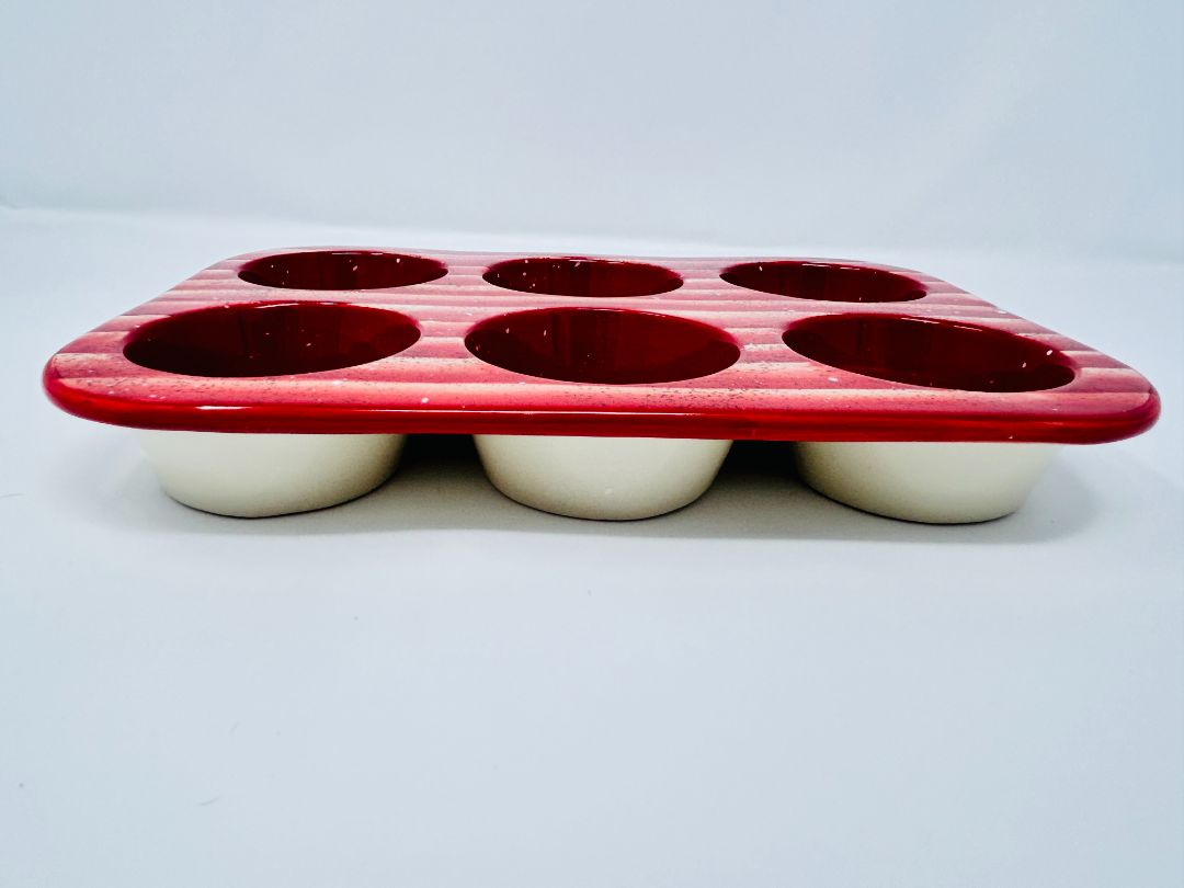 Red Green White Nantucket Home Christmas 6 Cupcake Baker, 10 1/2"